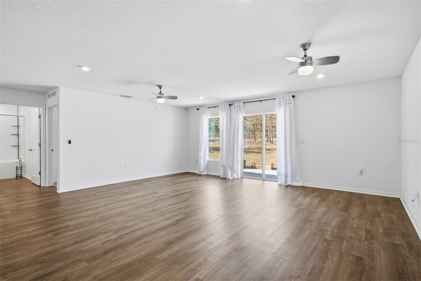 ROYAL HIGHLANDS - Residential