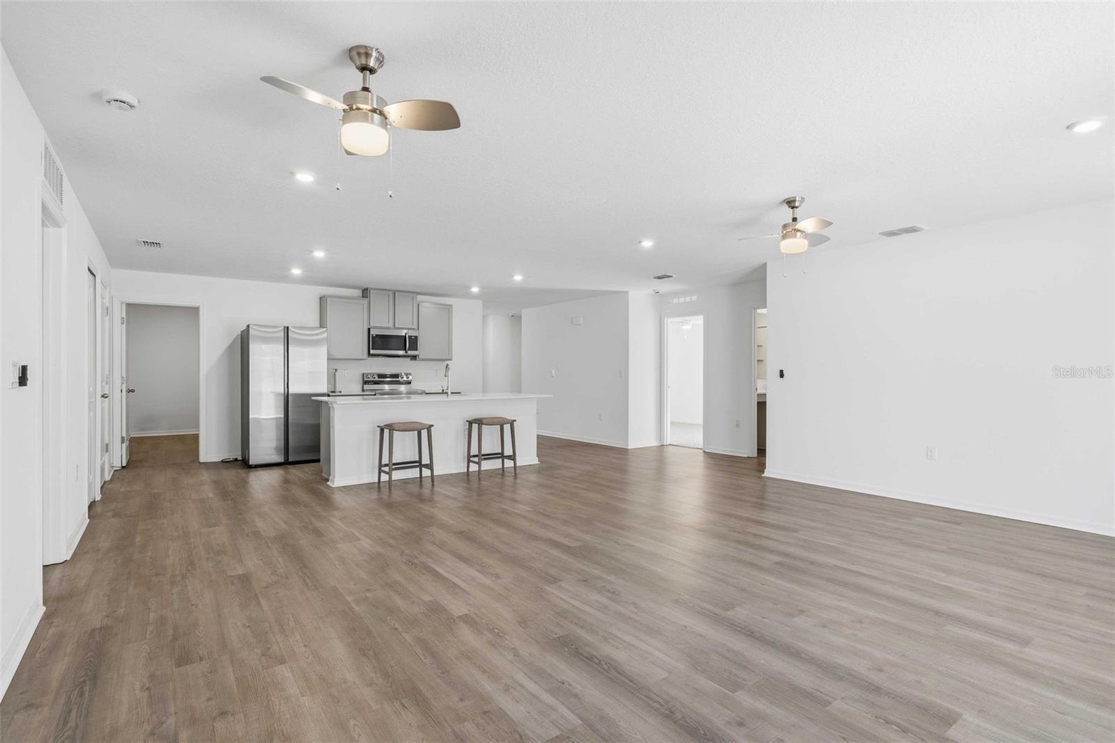 ROYAL HIGHLANDS - Residential