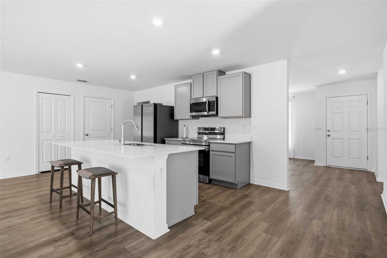 ROYAL HIGHLANDS - Residential