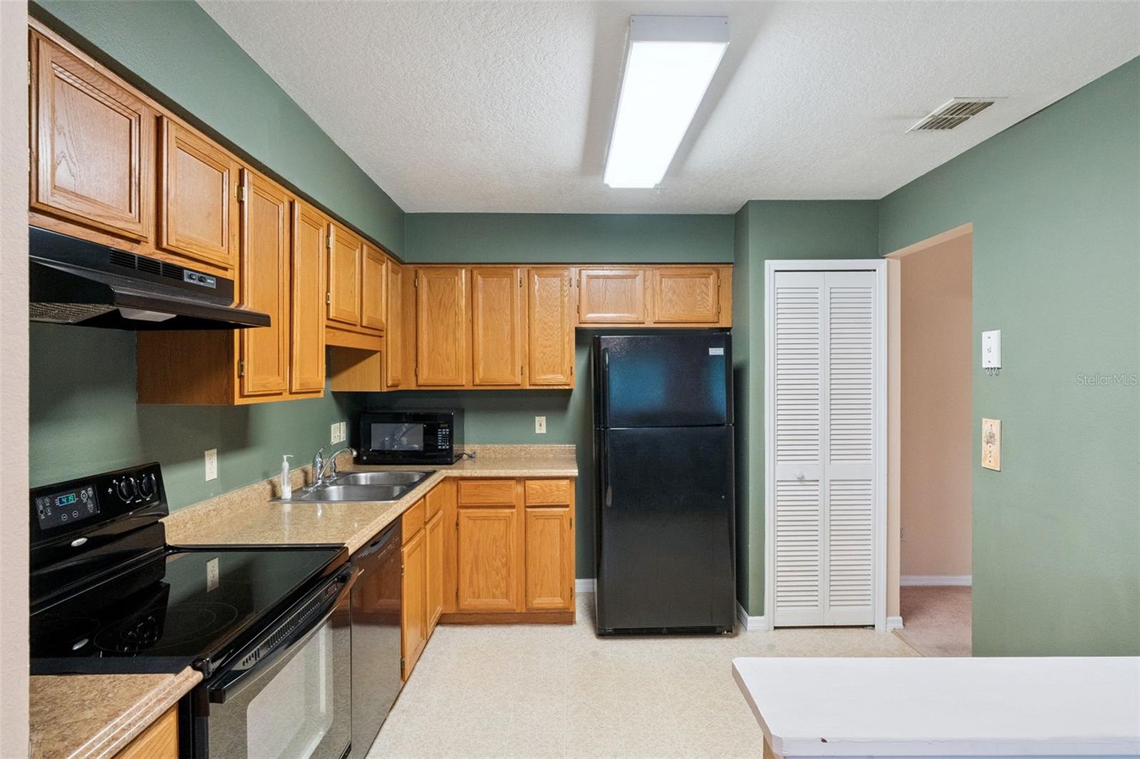 COACH HOMES AT DOVER VILLAGE - Residential