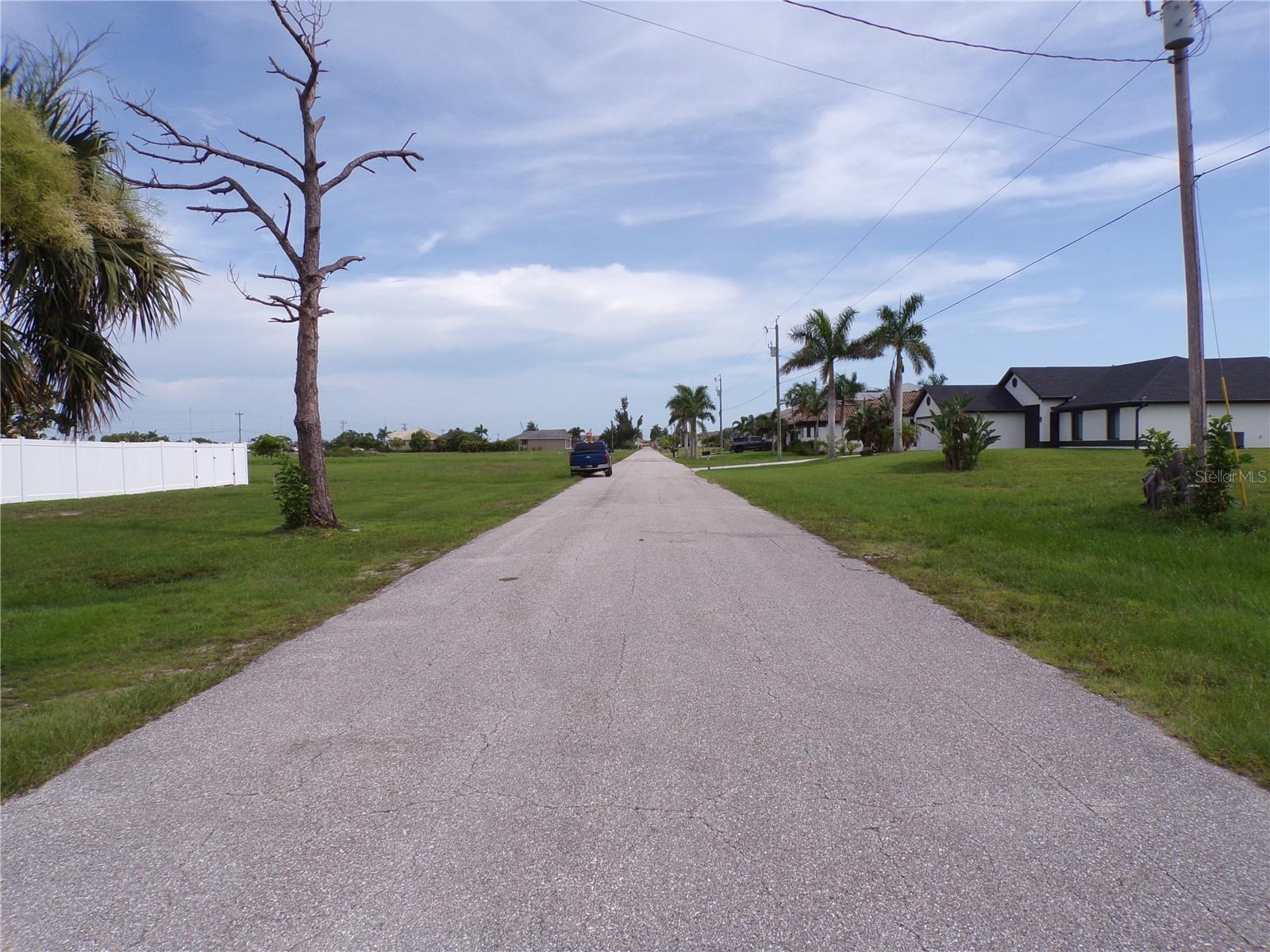 CAPE CORAL - Land