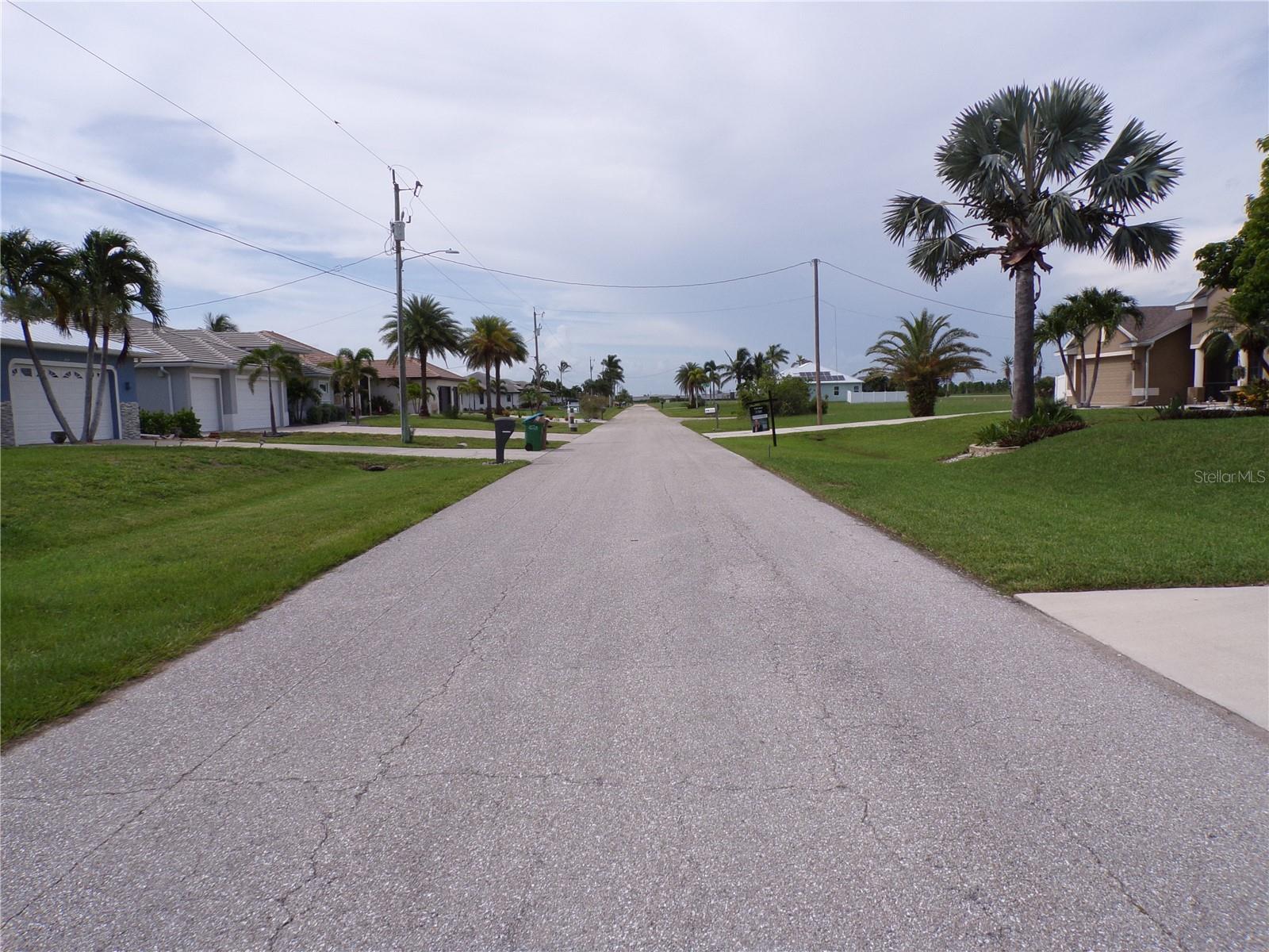 CAPE CORAL - Land