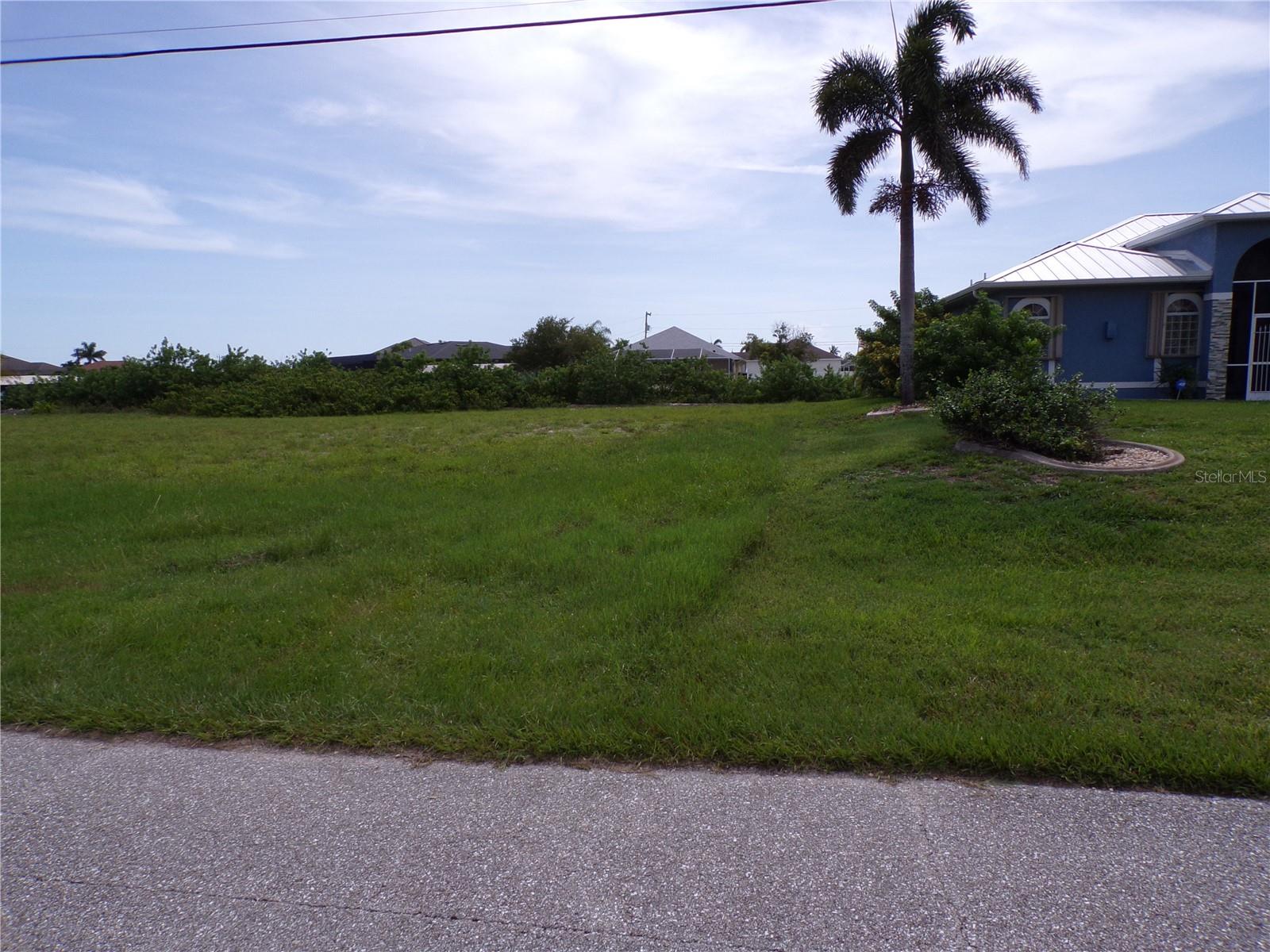 CAPE CORAL - Land