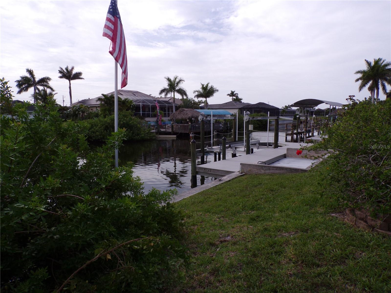CAPE CORAL - Land