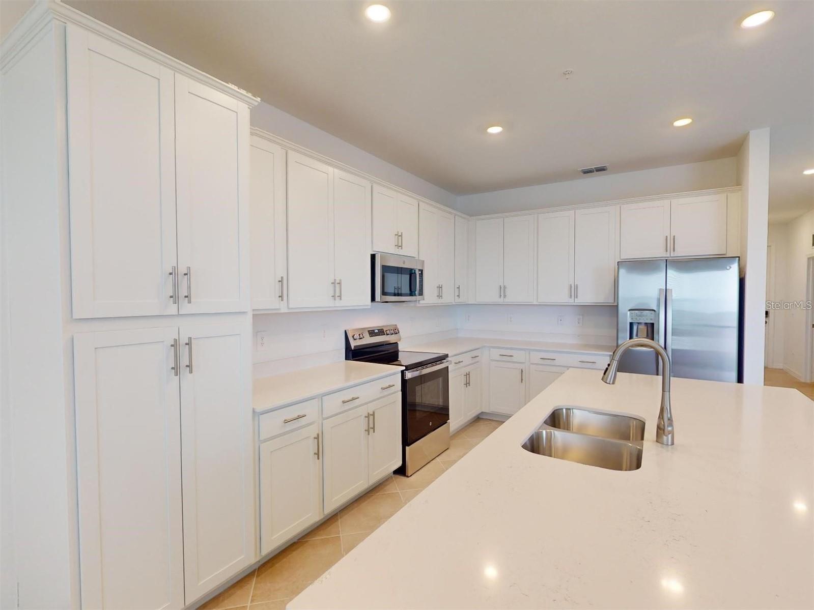 WELLEN PARK GOLF AND COUNTRY CLUB - Residential