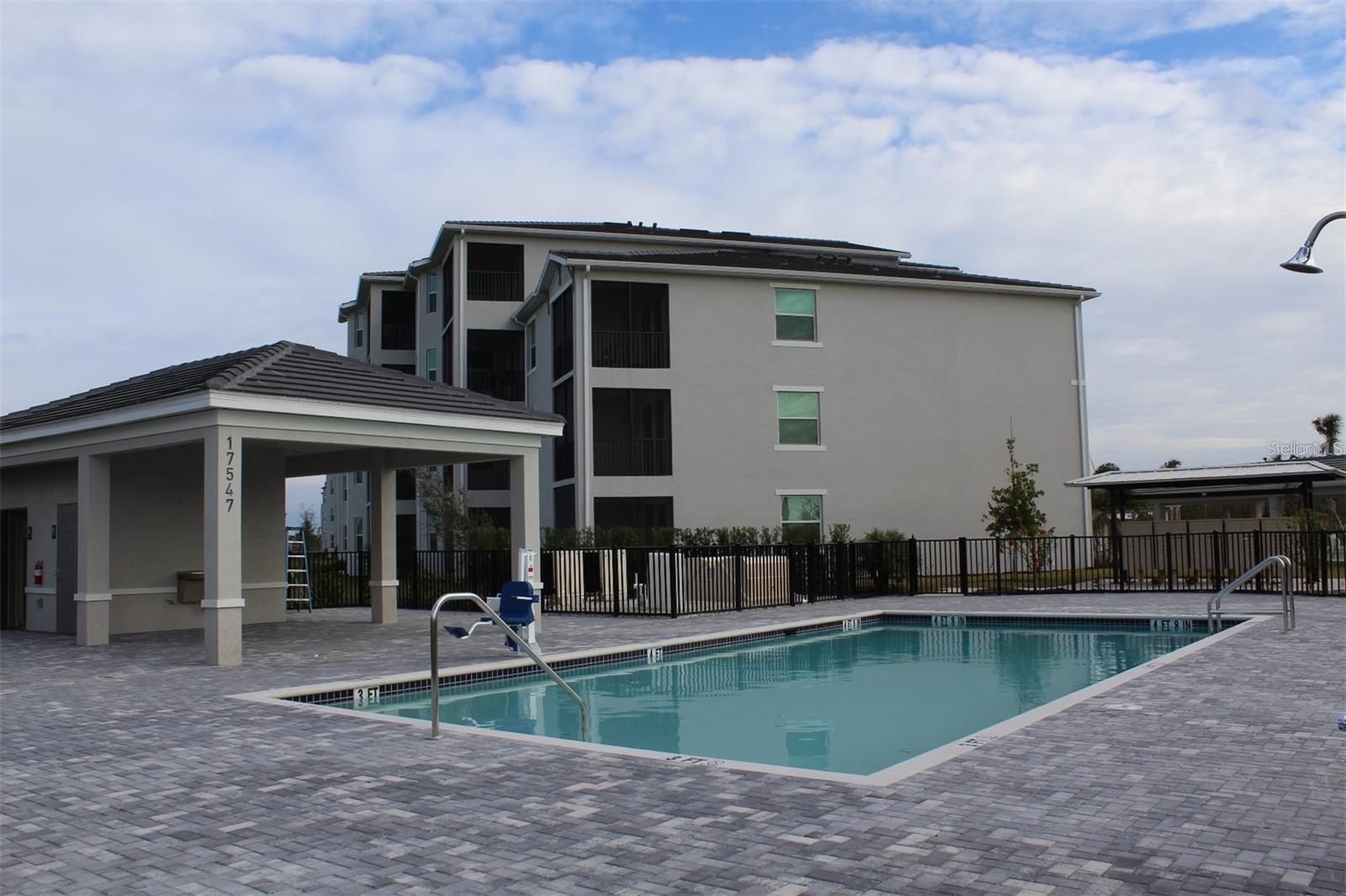 WELLEN PARK GOLF AND COUNTRY CLUB - Residential