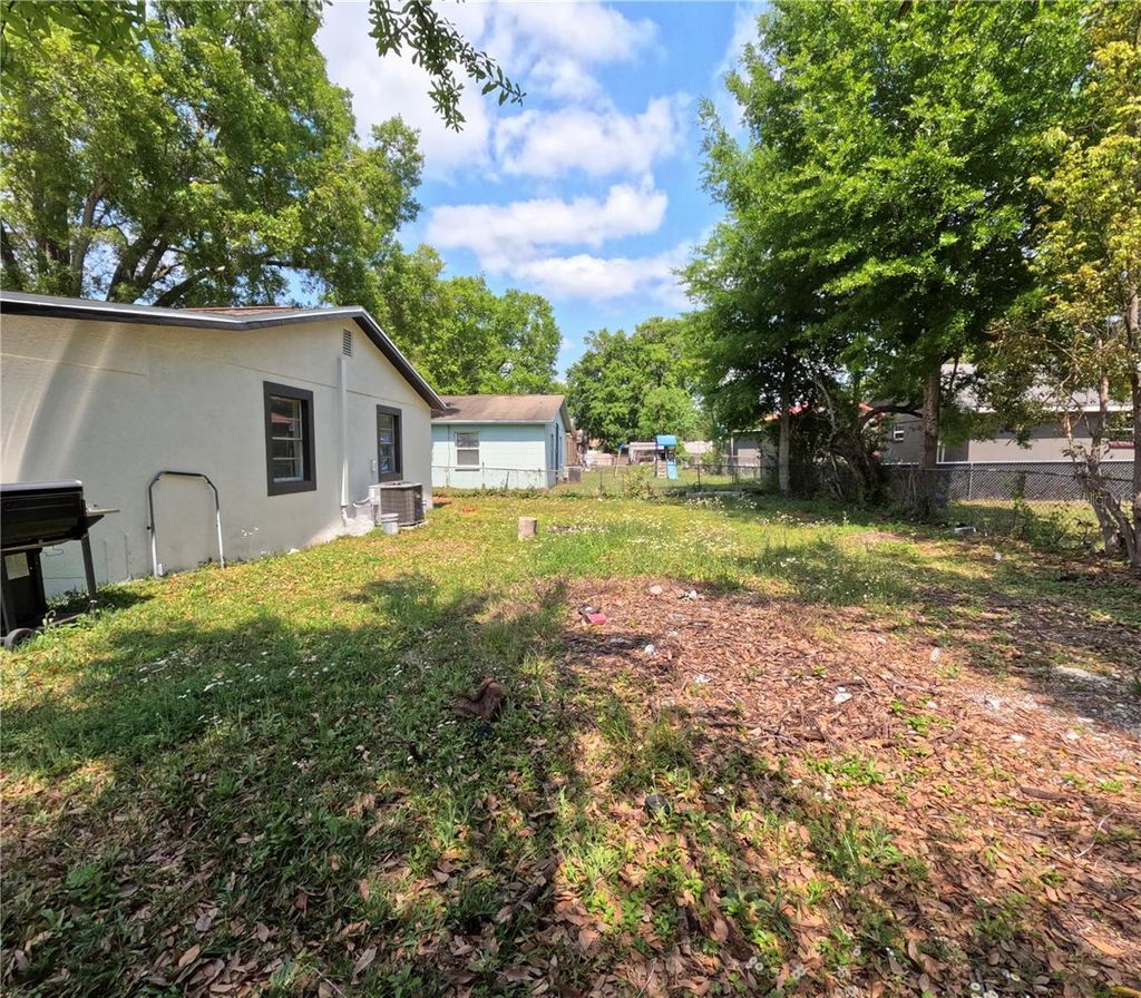 Photo of 1004 S Empire Street, Plant City, FL 33563 (MLS # TB8490262)