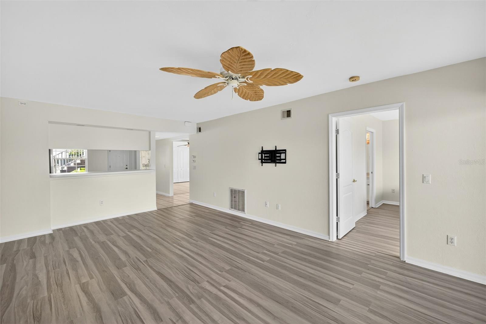 CRYSTAL BAY/KINGSWAY - Residential