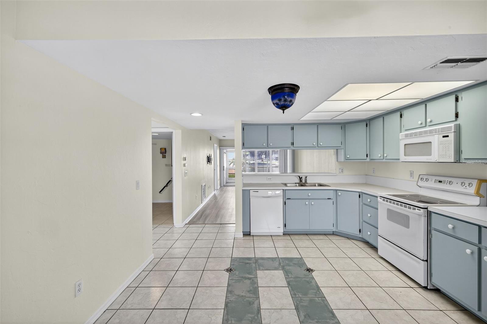 CRYSTAL BAY/KINGSWAY - Residential