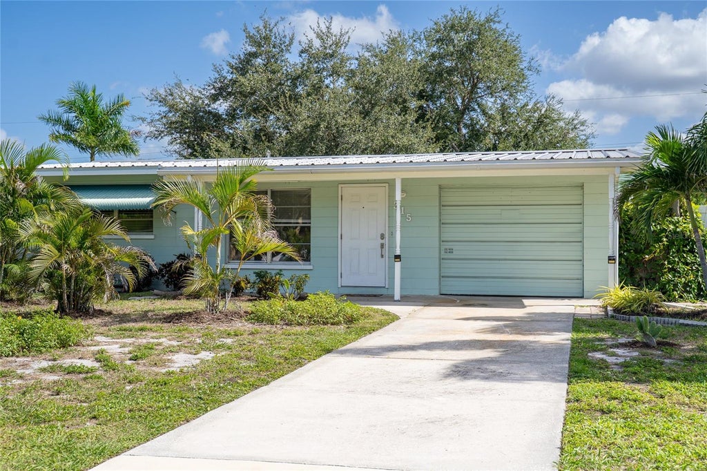 Photo of 315 62nd Street W, Bradenton, FL 34209 (MLS # A4711155)