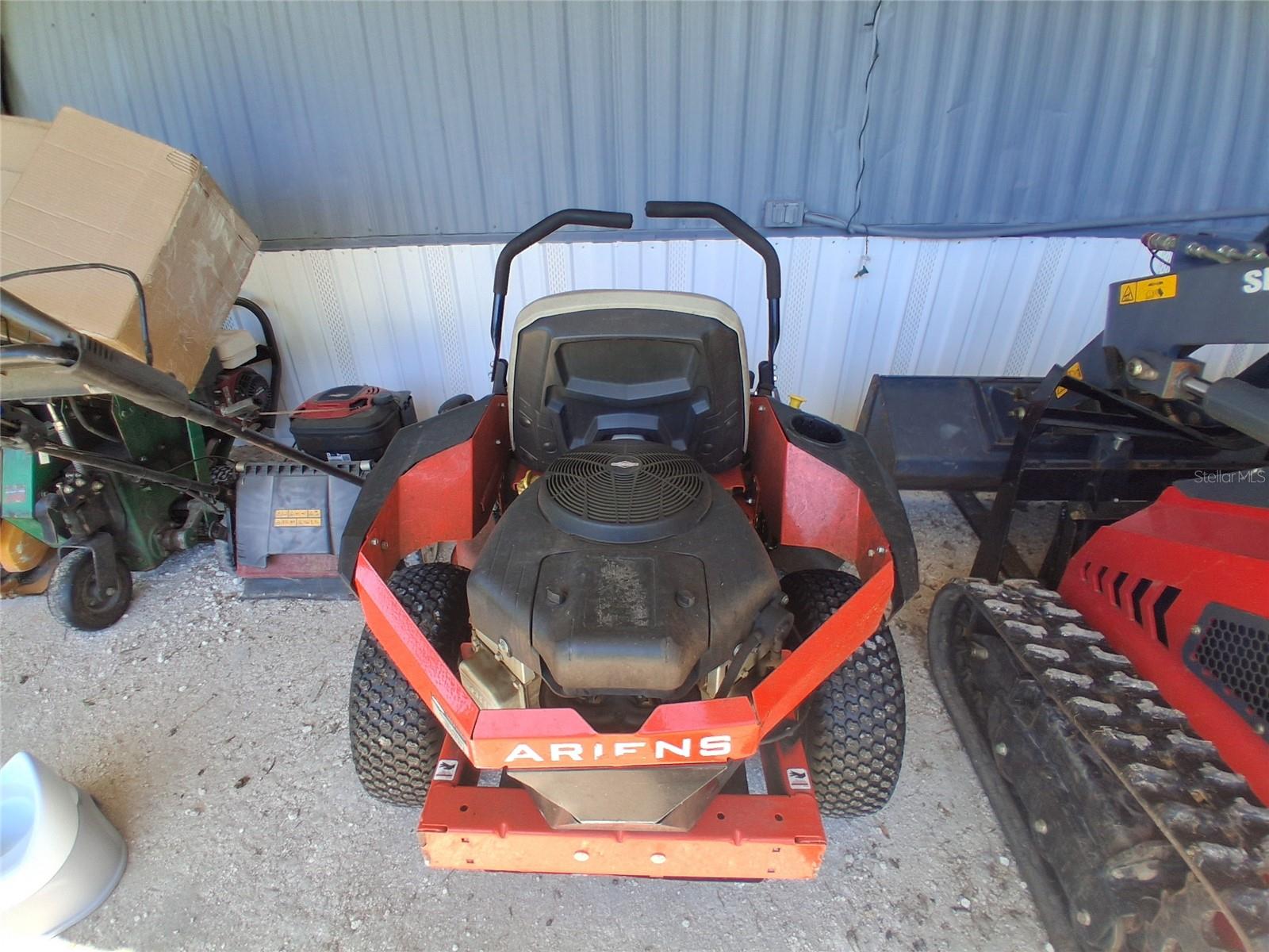 BELLEVIEW HILLS ESTATE - Residential