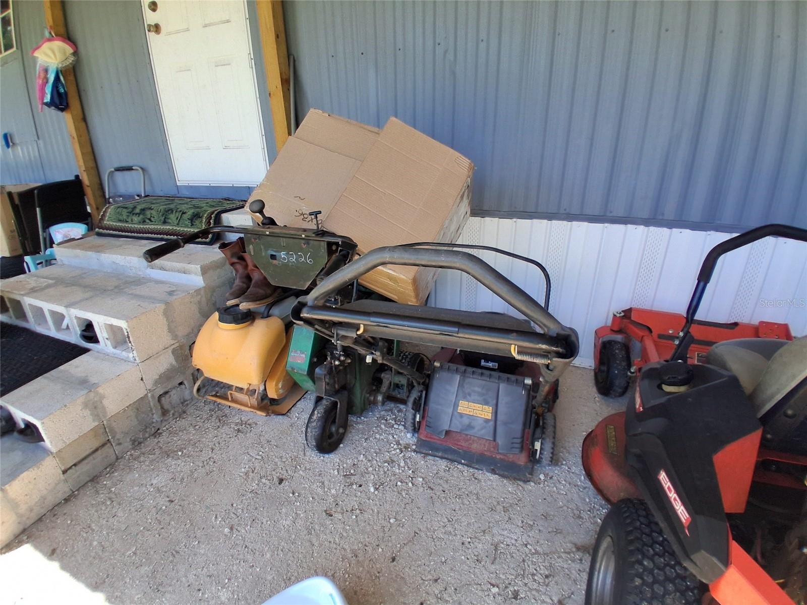 BELLEVIEW HILLS ESTATE - Residential