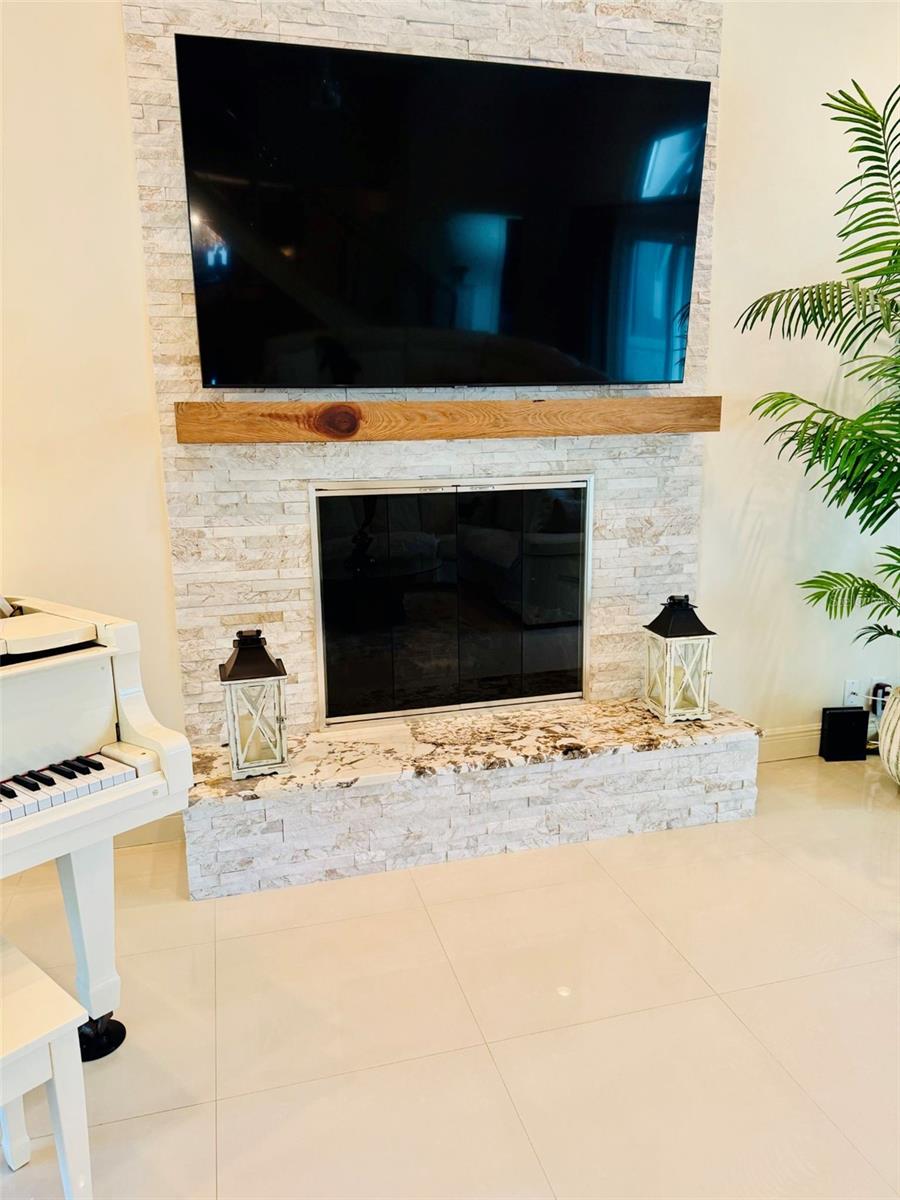 BELLEAIR ESTATES - Residential
