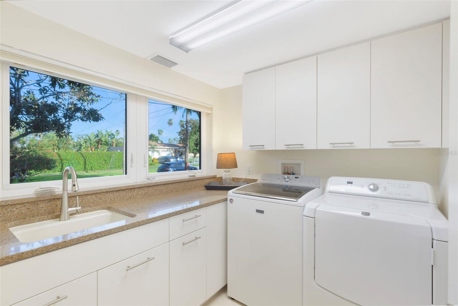 BELLEAIR ESTATES - Residential