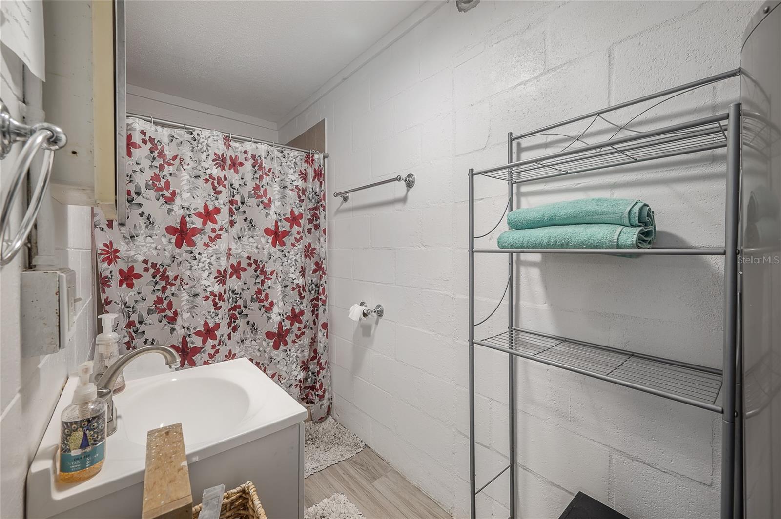 BENJAMINS 3RD SUB - Residential