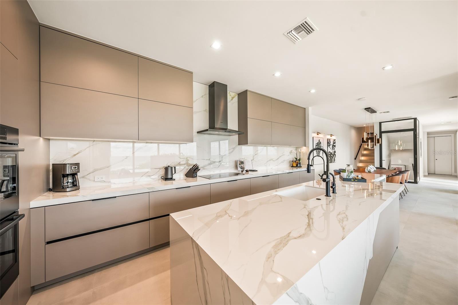 CORTEZ BEACH - Residential