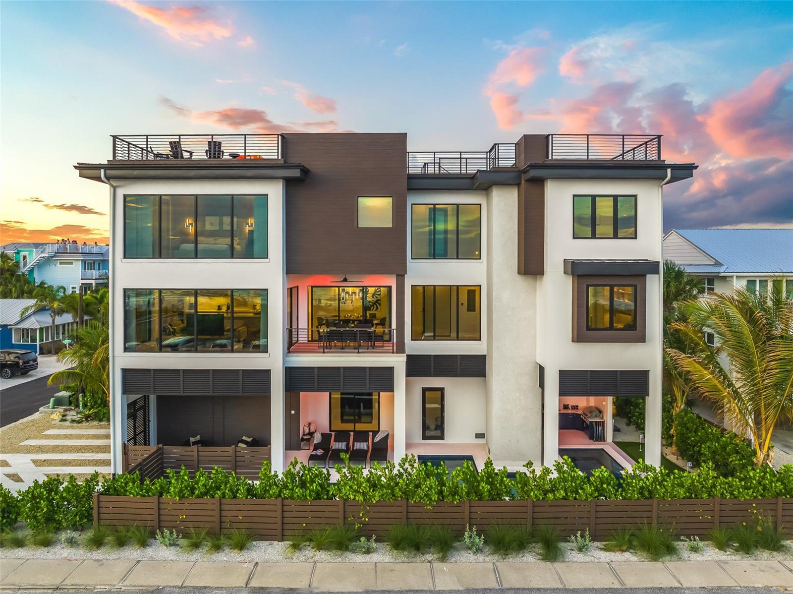 CORTEZ BEACH - Residential