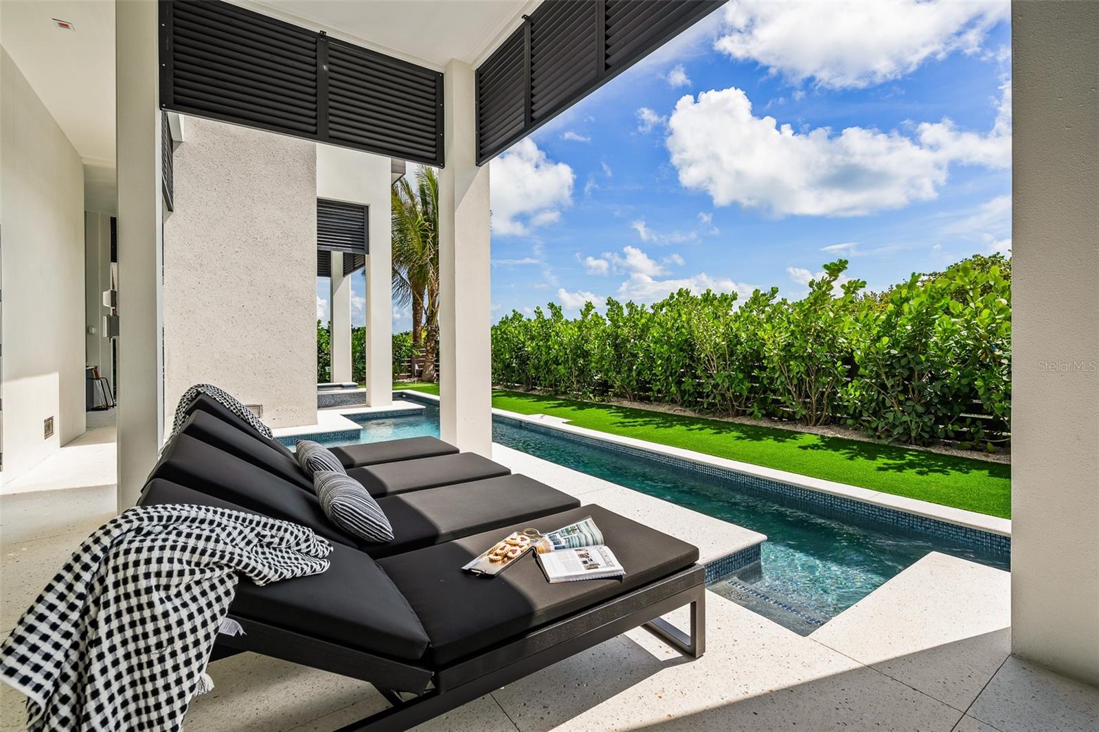 CORTEZ BEACH - Residential