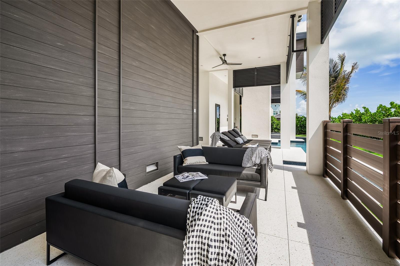 CORTEZ BEACH - Residential