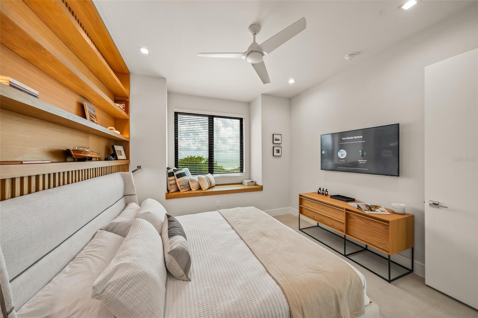 CORTEZ BEACH - Residential