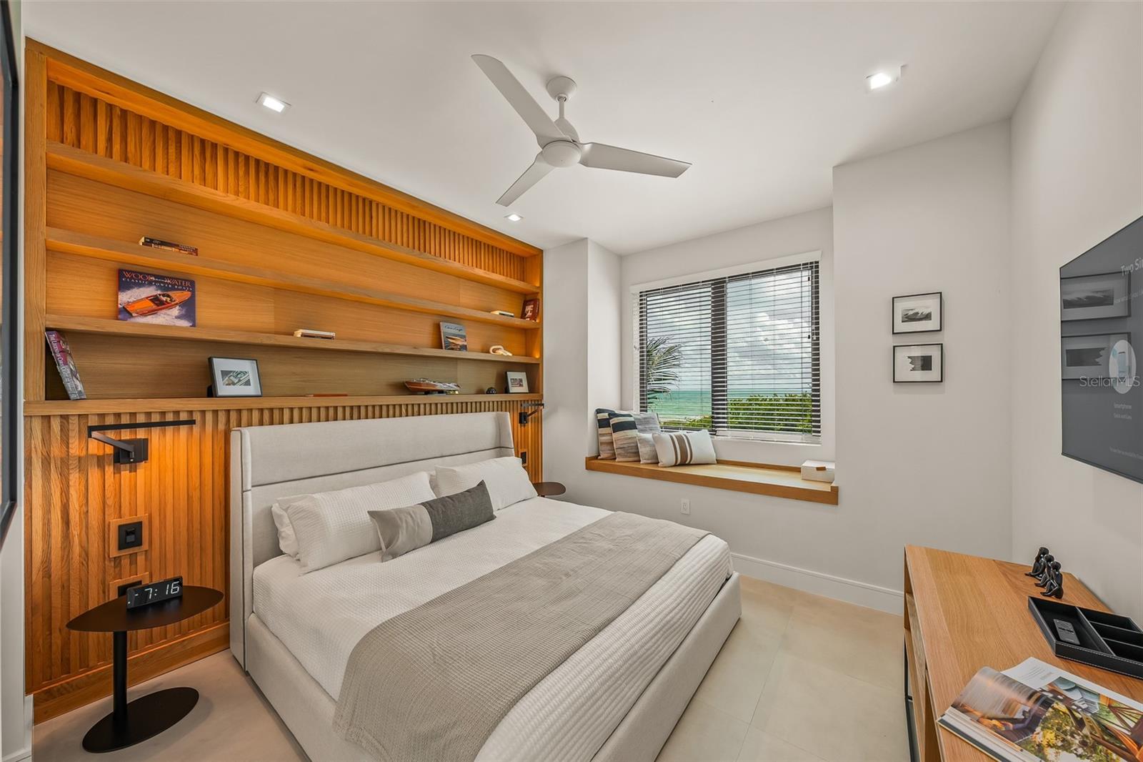 CORTEZ BEACH - Residential