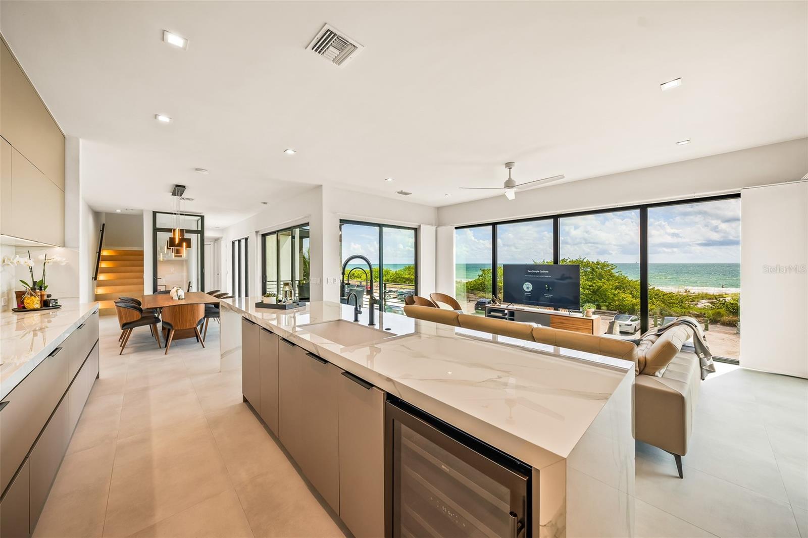 CORTEZ BEACH - Residential