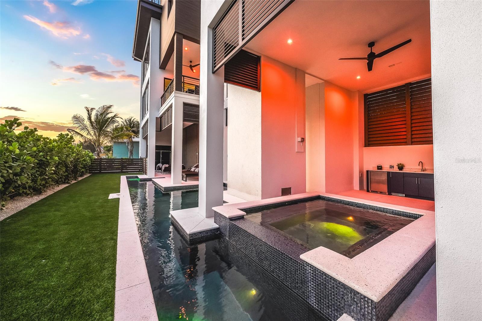 CORTEZ BEACH - Residential