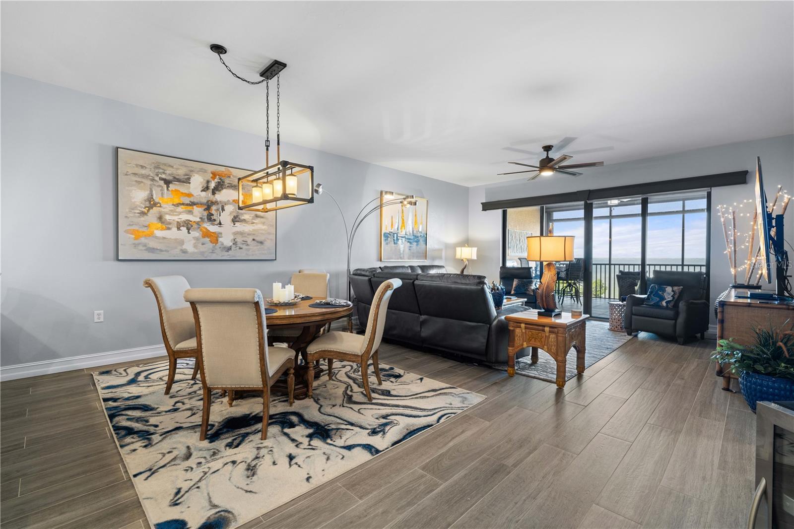 BELLA LAGO/VIVANTE XXI - Residential