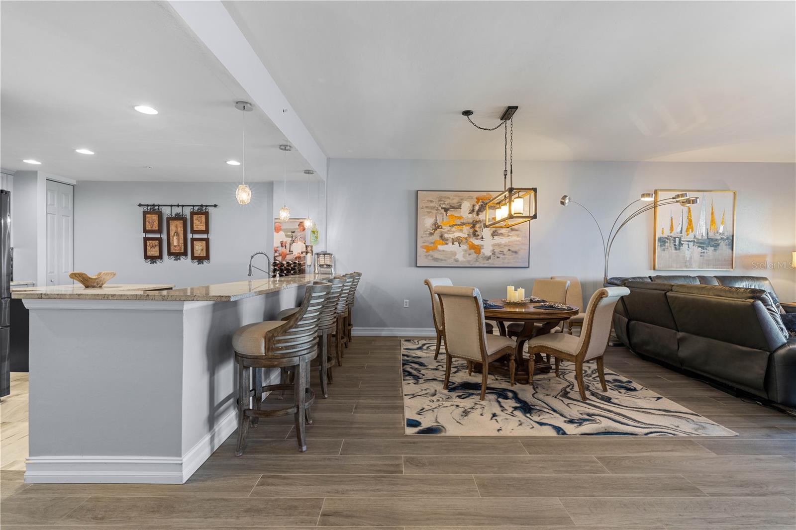 BELLA LAGO/VIVANTE XXI - Residential