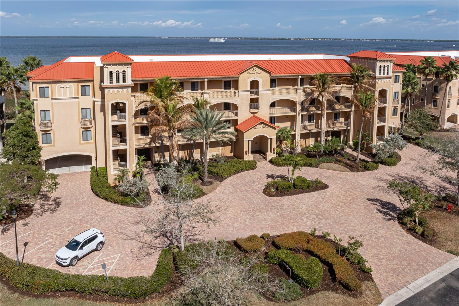 BELLA LAGO/VIVANTE XXI - Residential