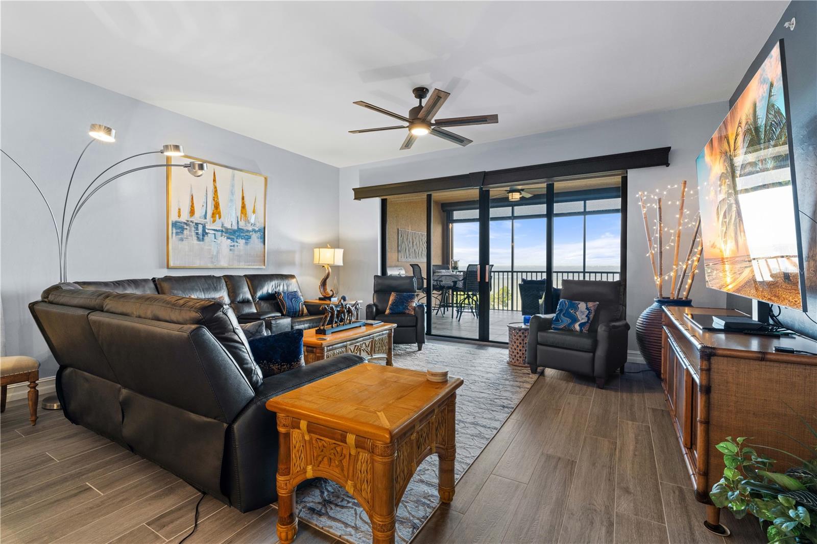 BELLA LAGO/VIVANTE XXI - Residential