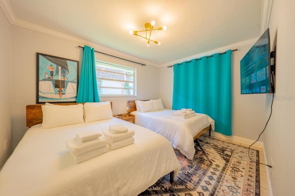 MANDALAY UNIT 5 REP - Commercial Sale