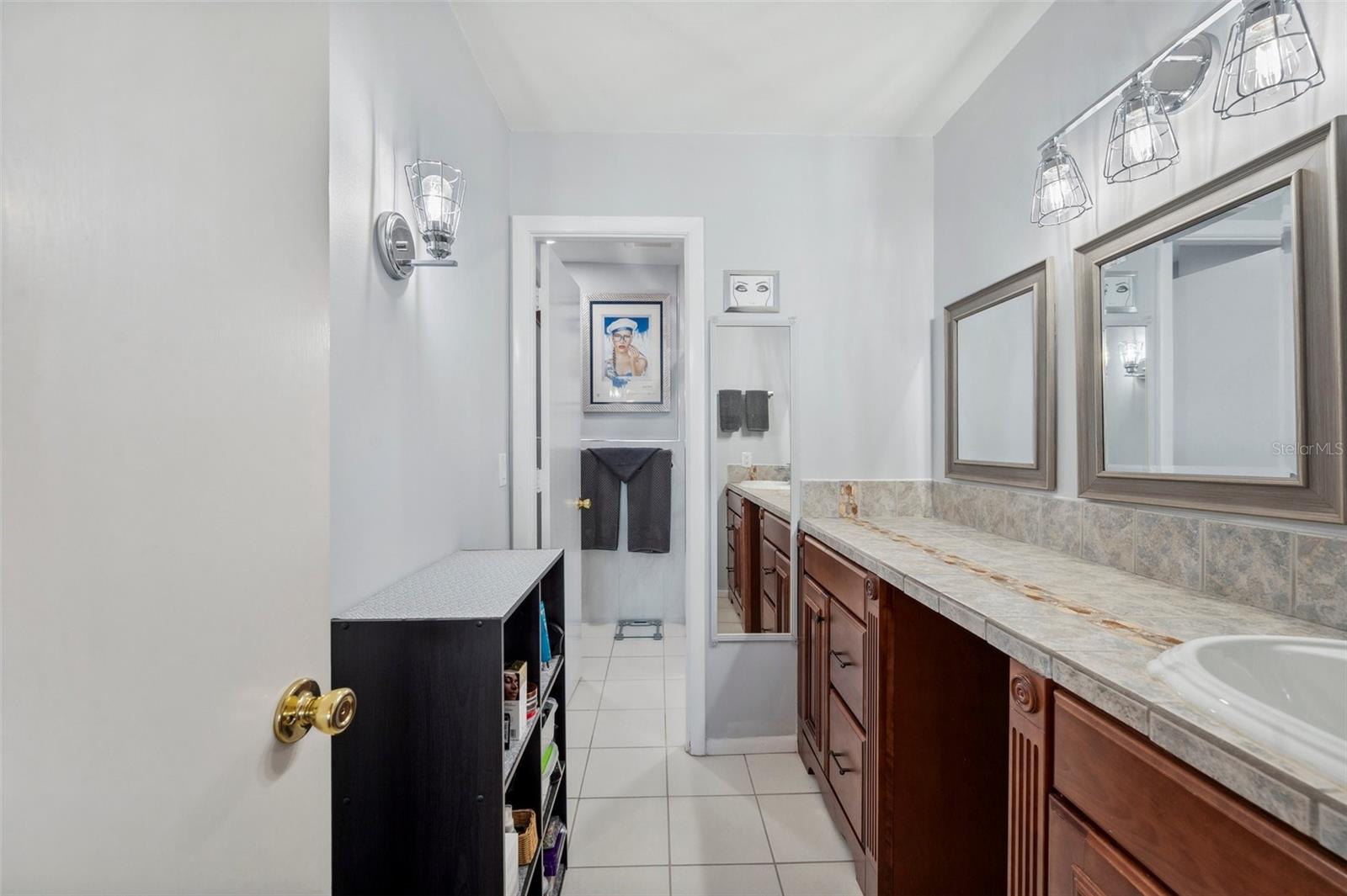 HARBOUR CLUB CONDO 2 - Residential