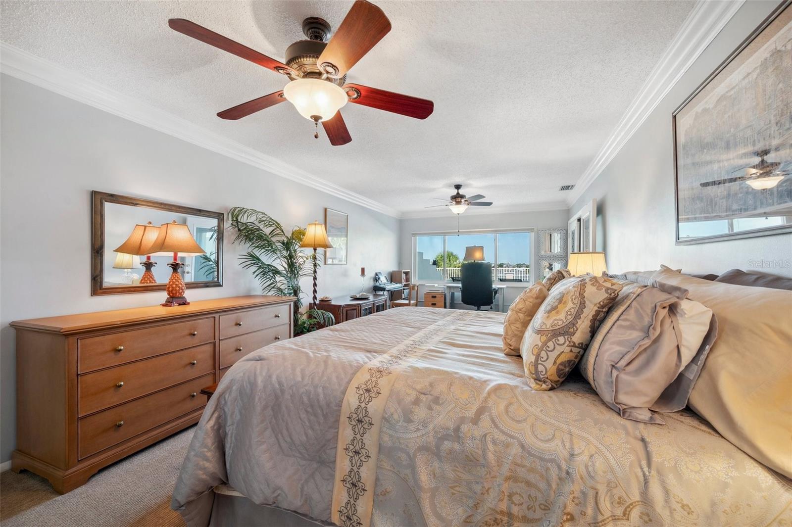 HARBOUR CLUB CONDO 2 - Residential