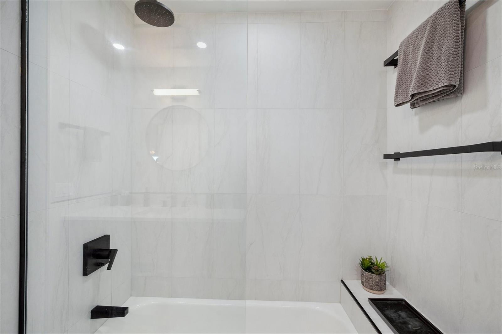 HARBOUR CLUB CONDO 2 - Residential