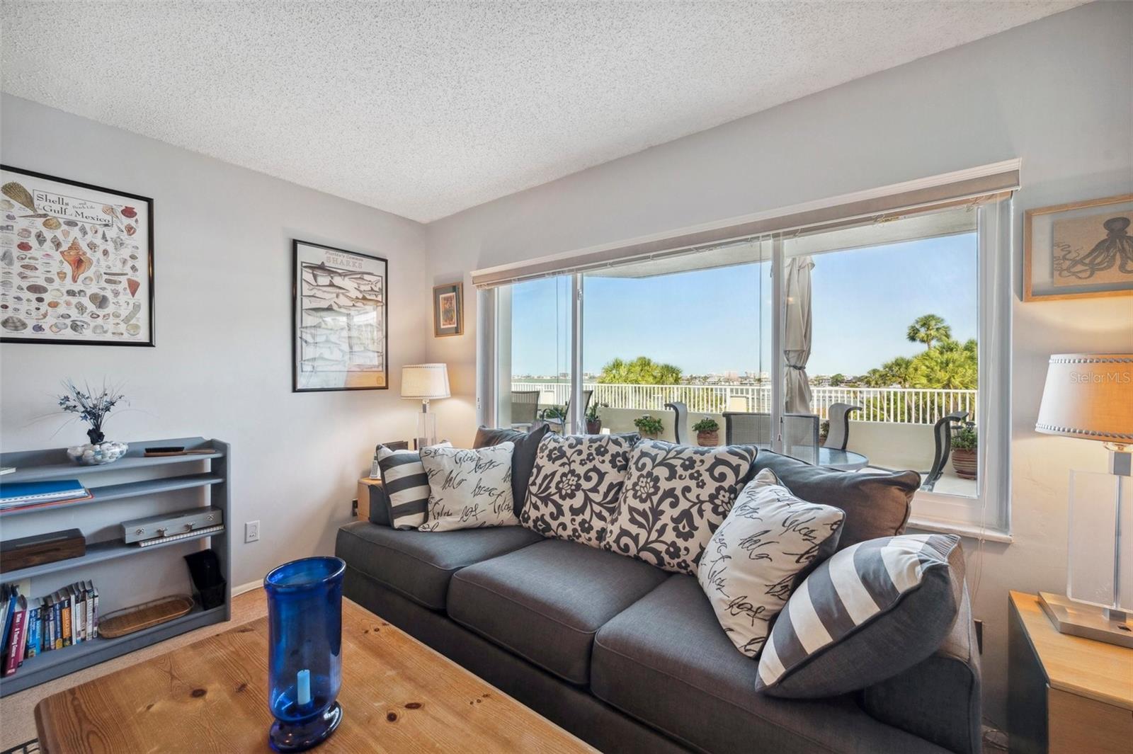 HARBOUR CLUB CONDO 2 - Residential