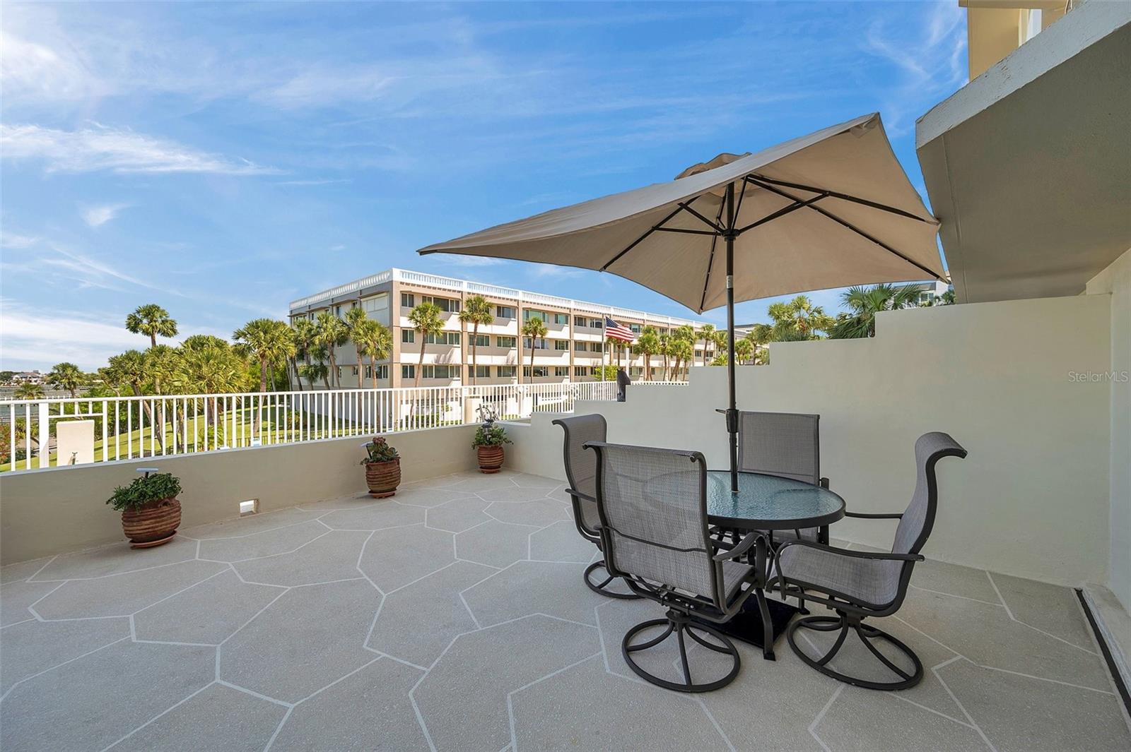 HARBOUR CLUB CONDO 2 - Residential