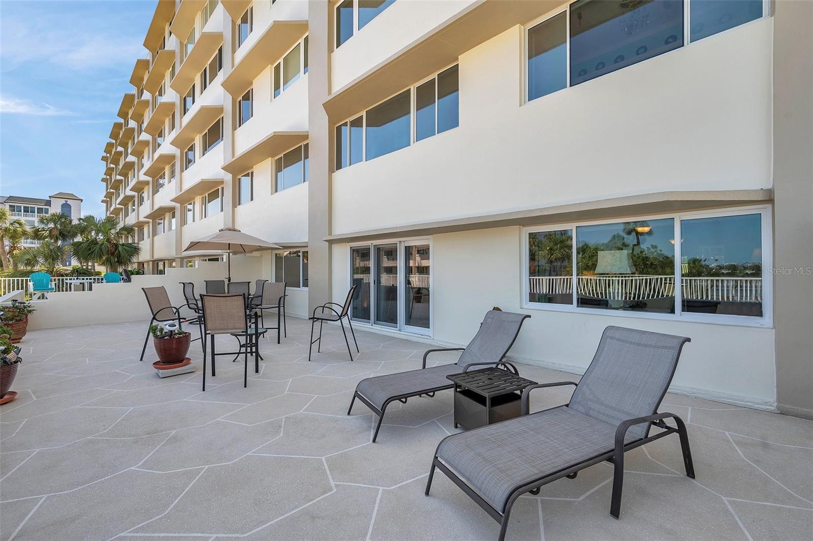 HARBOUR CLUB CONDO 2 - Residential