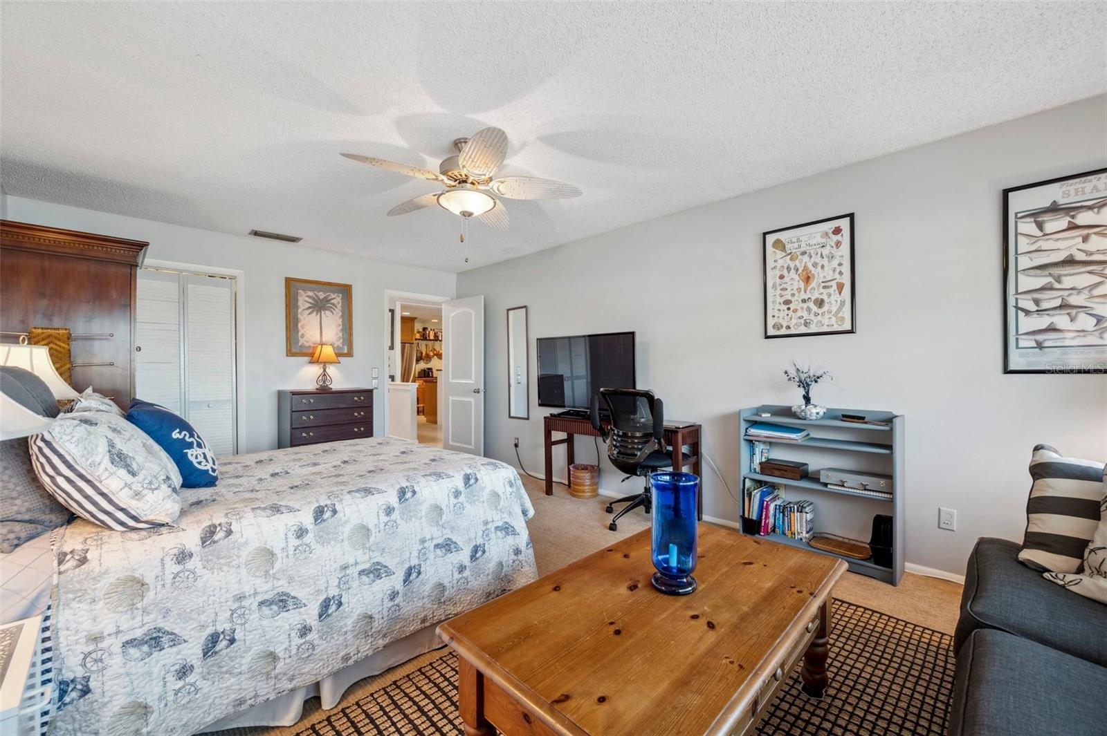 HARBOUR CLUB CONDO 2 - Residential