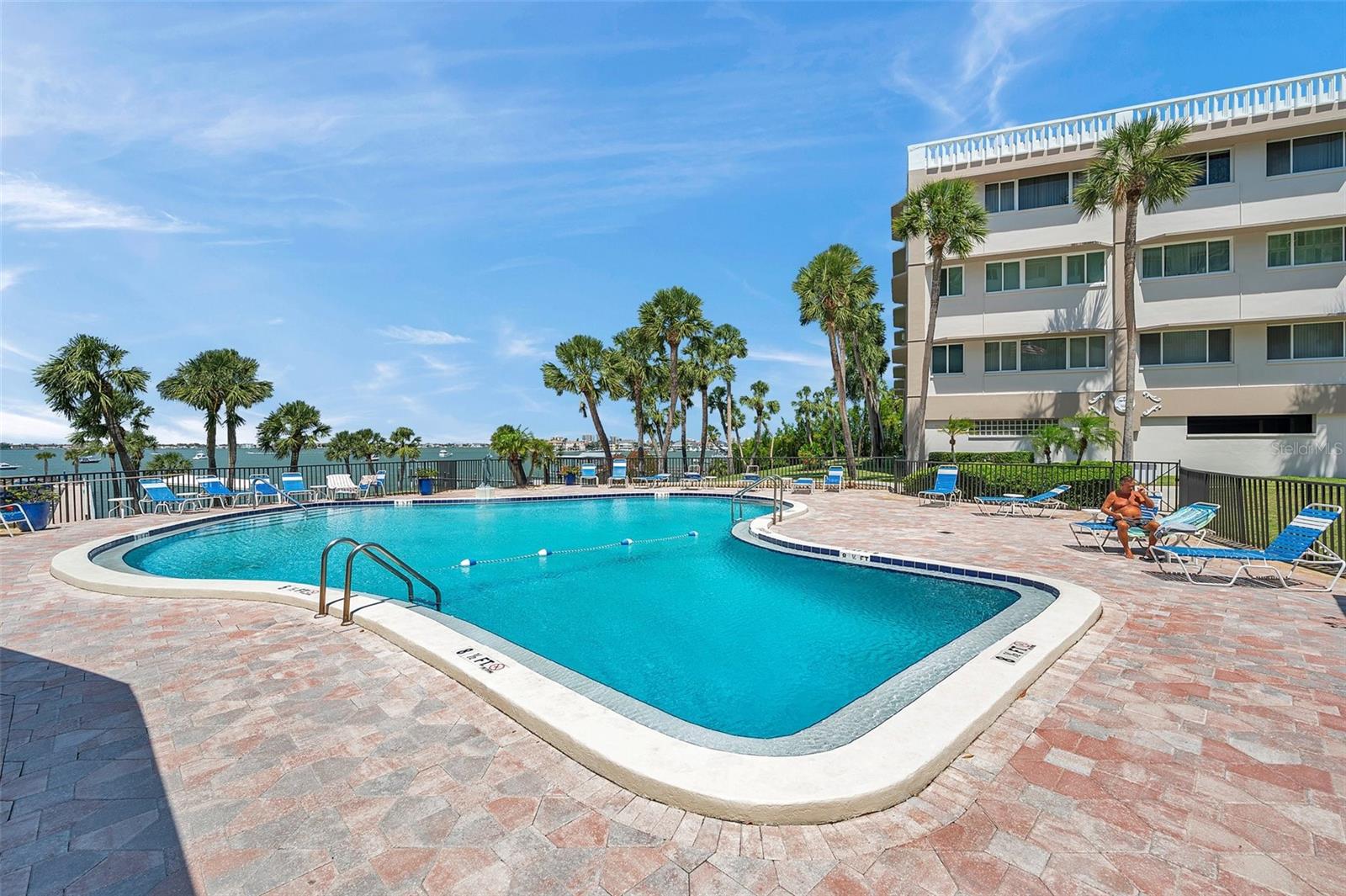 HARBOUR CLUB CONDO 2 - Residential