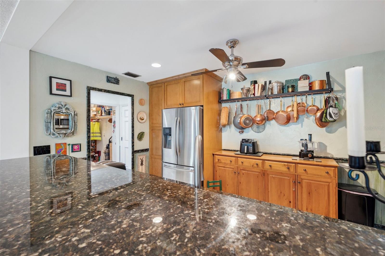 HARBOUR CLUB CONDO 2 - Residential