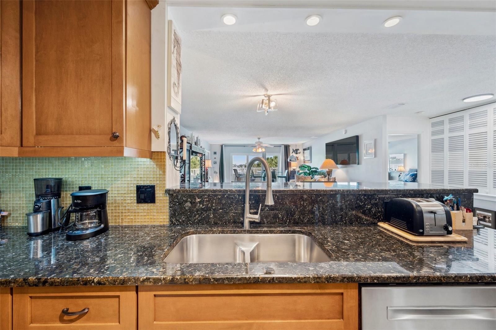 HARBOUR CLUB CONDO 2 - Residential