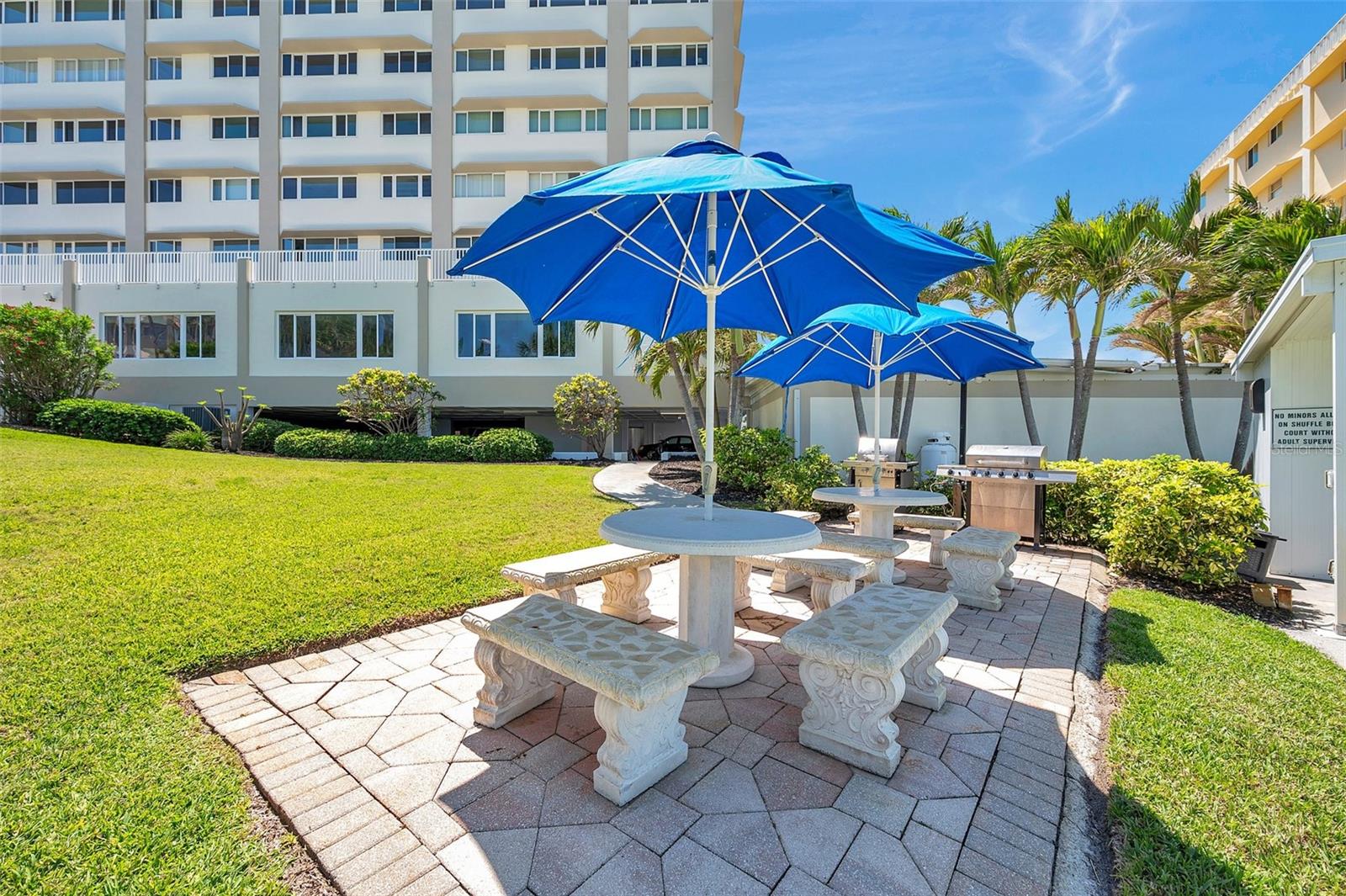 HARBOUR CLUB CONDO 2 - Residential