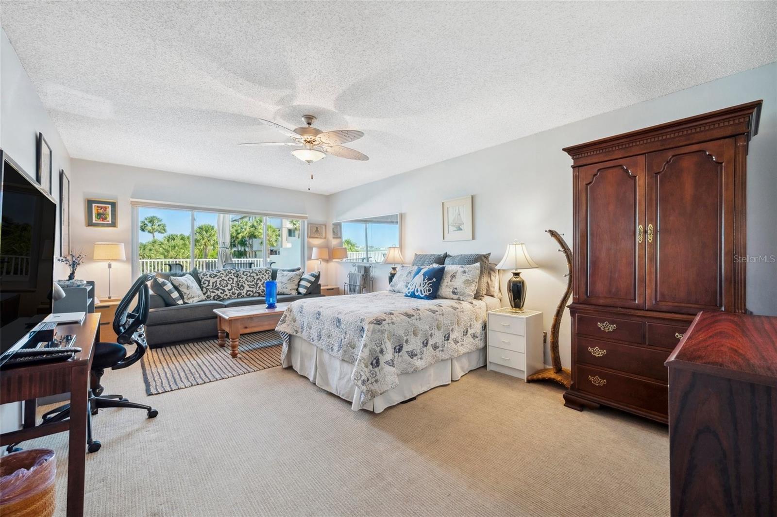 HARBOUR CLUB CONDO 2 - Residential