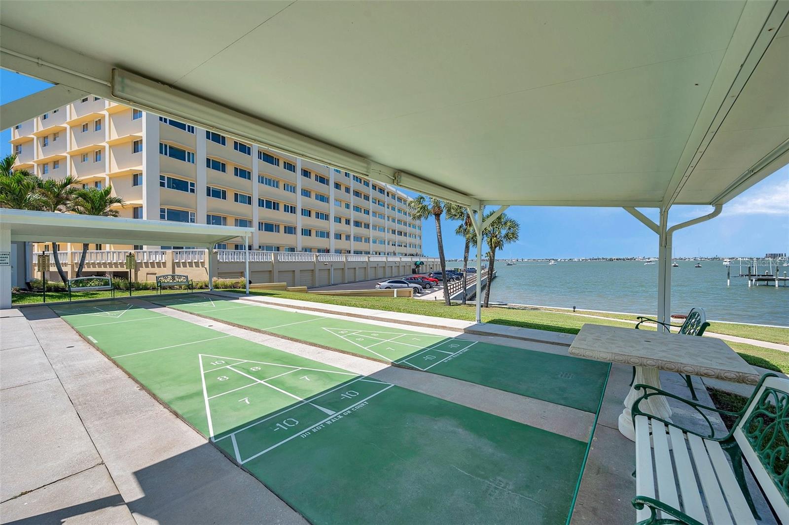HARBOUR CLUB CONDO 2 - Residential