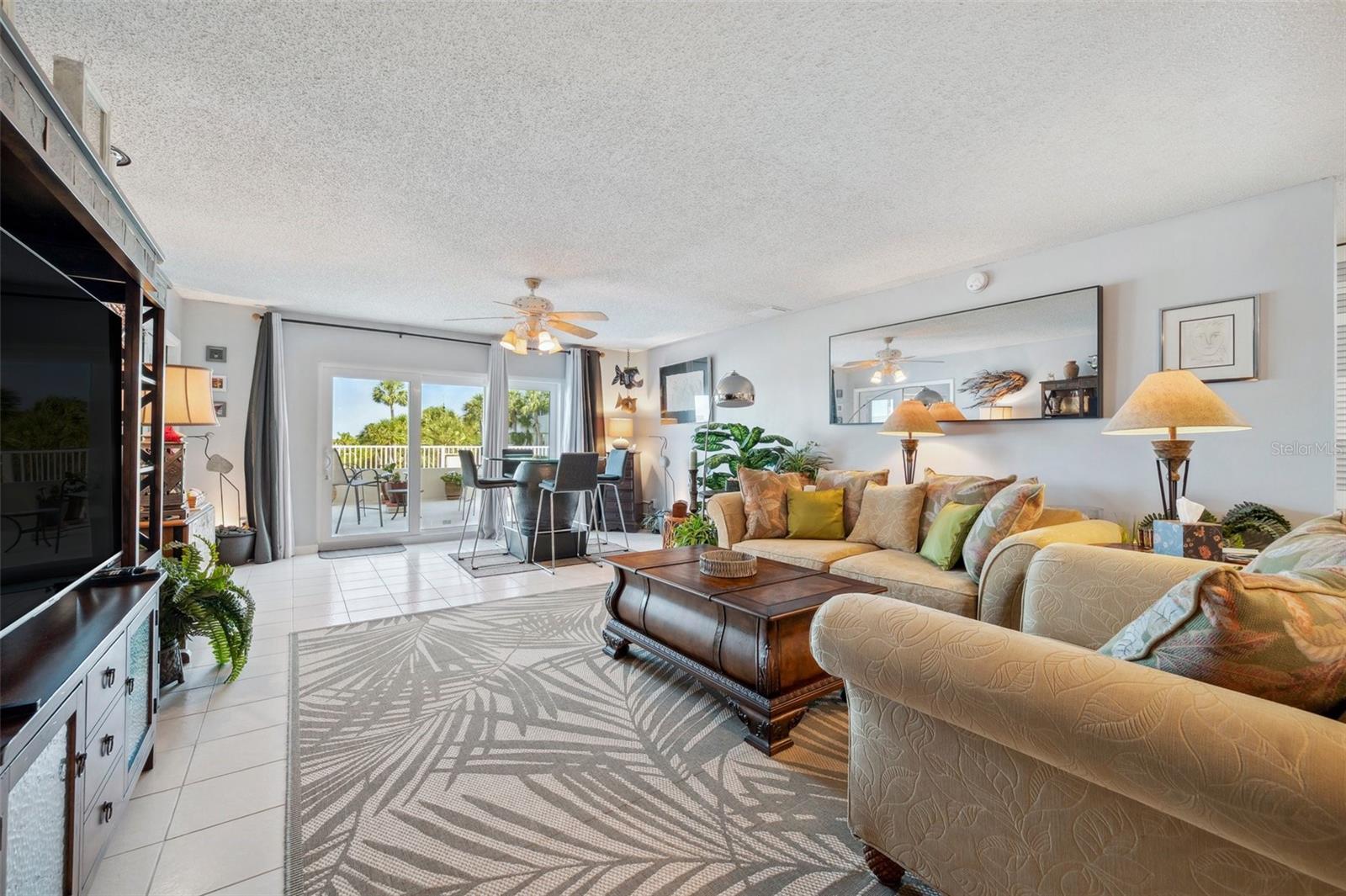 HARBOUR CLUB CONDO 2 - Residential