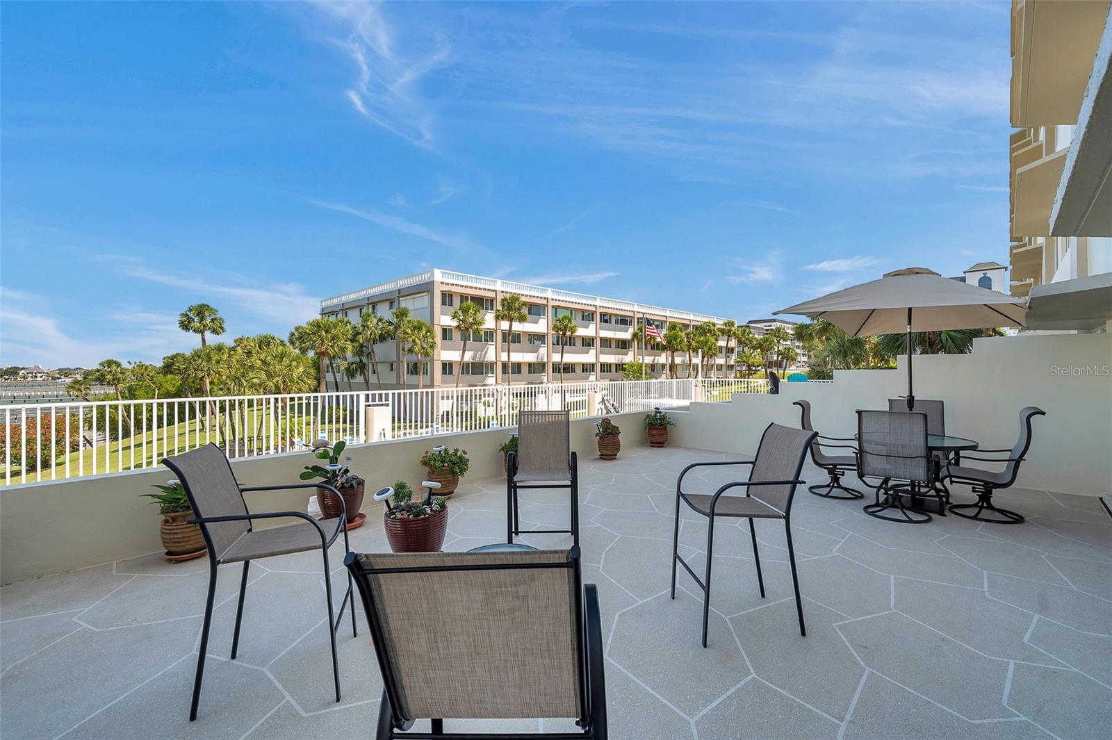 HARBOUR CLUB CONDO 2 - Residential