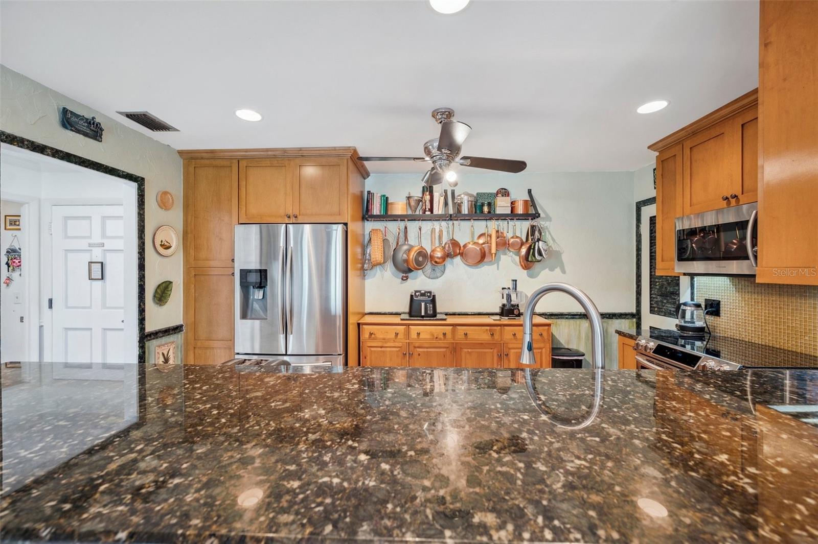 HARBOUR CLUB CONDO 2 - Residential