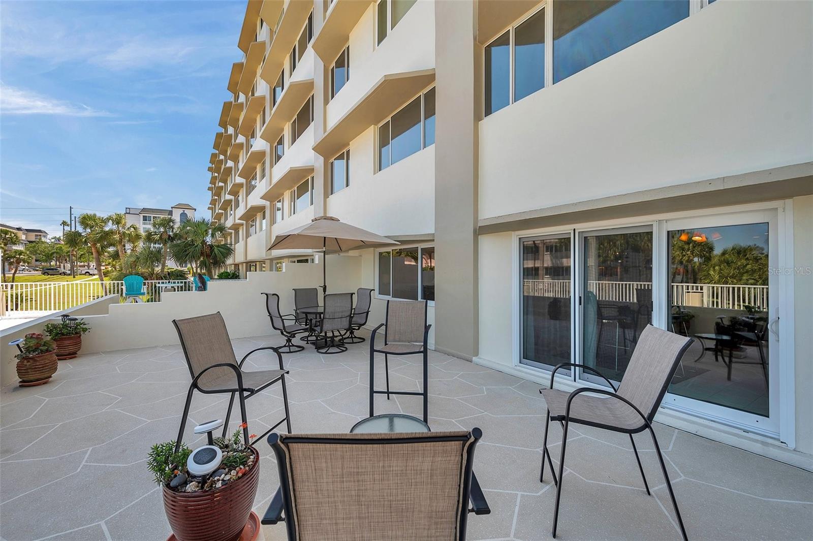 HARBOUR CLUB CONDO 2 - Residential