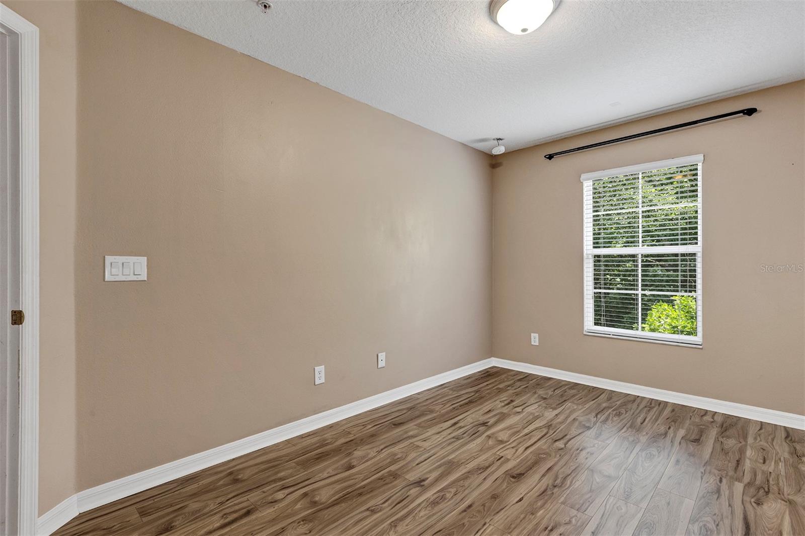 ISLES OF OVIEDO - Residential Lease